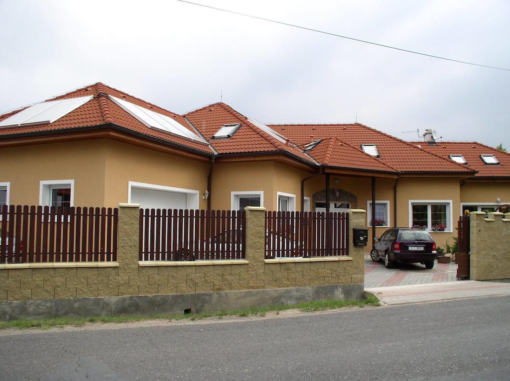 Penzion Rozkos Pruhonice Exterior photo